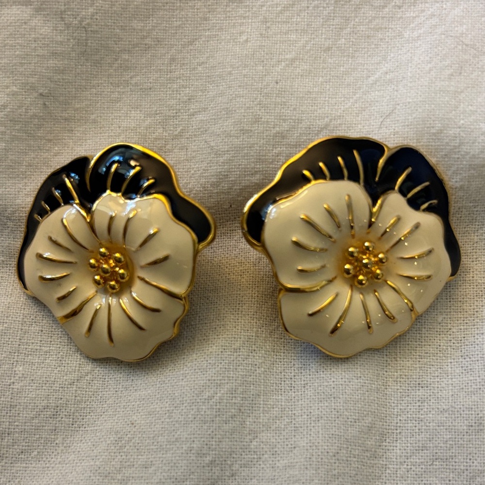 NWOT Vintage Monet Pansy CLIP Earrings Black, White, & Gold Earrings copy